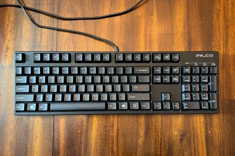 Filco Majestouch Convertible 2 BT/USB 104 Key Mechanical Keyboard Used